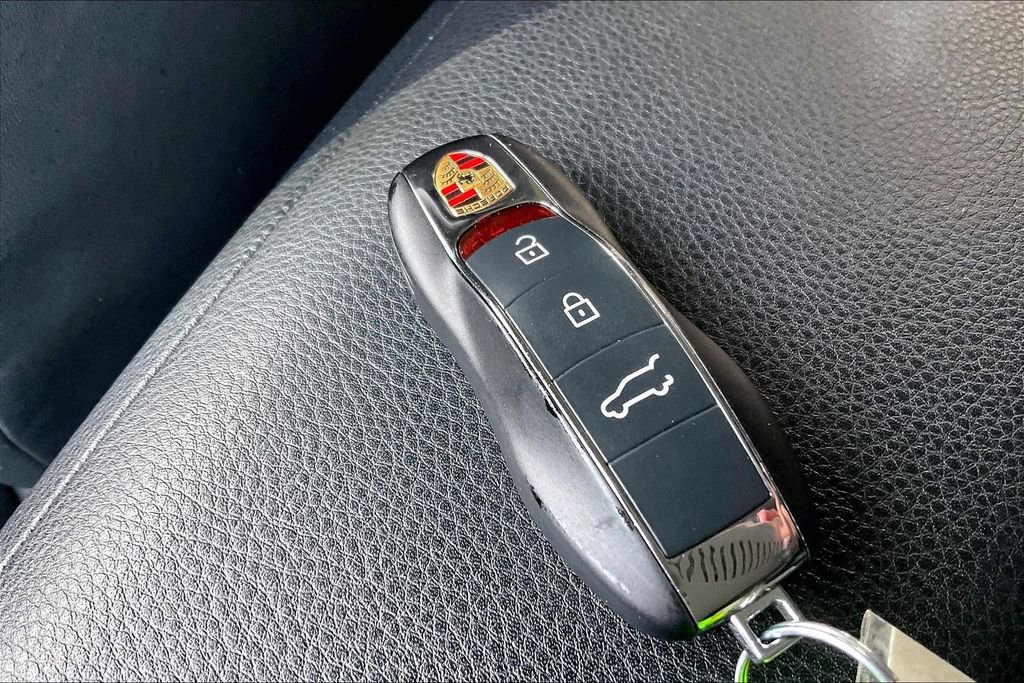 Used 2022 Porsche Macan S image 12