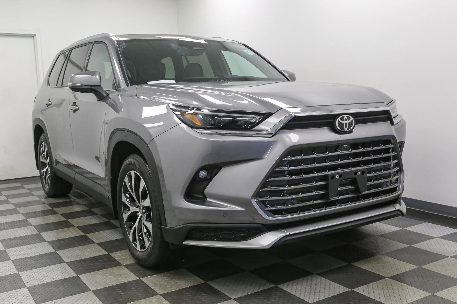 New 2026 Toyota Grand Highlander AWD Hybrid image 2
