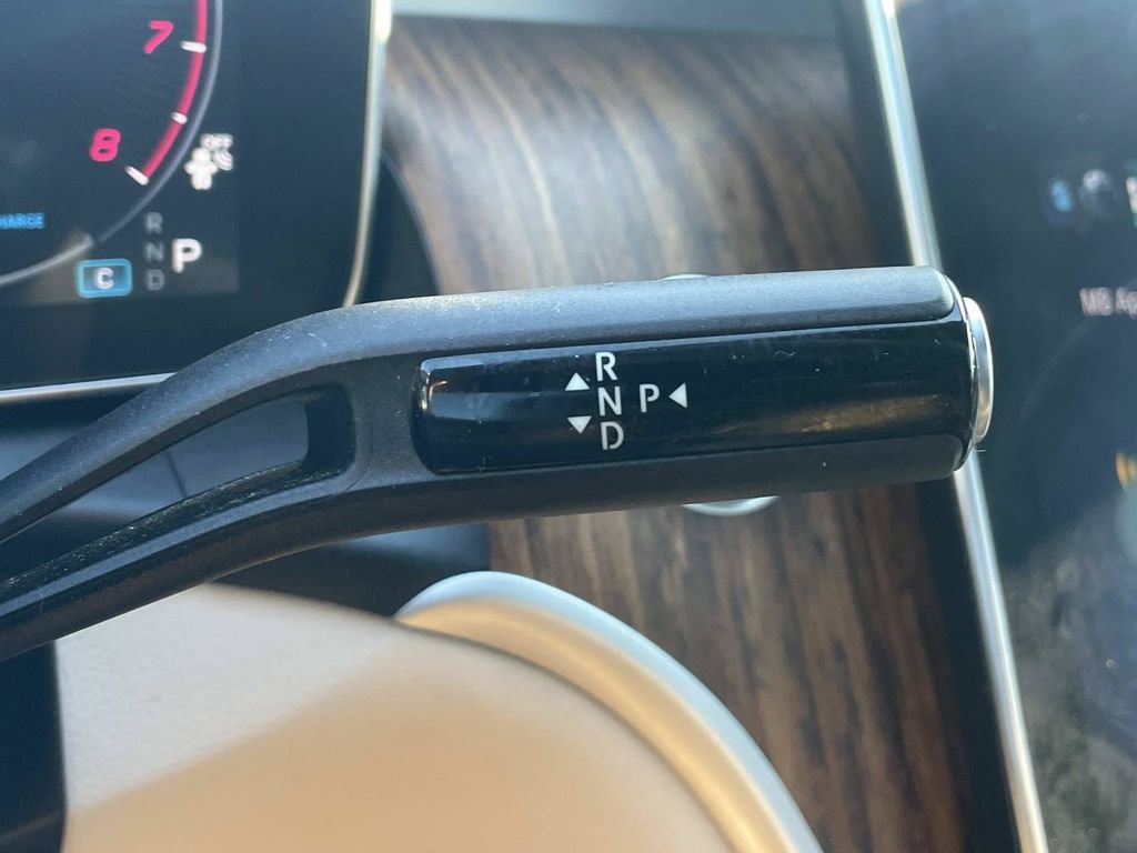 Used 2024 Mercedes-Benz GLC 300 4MATIC image 32