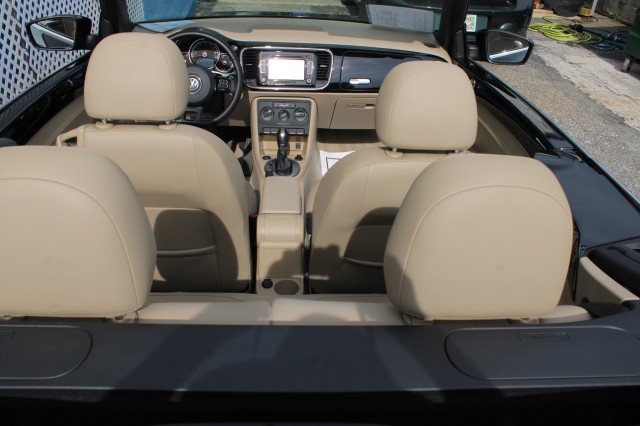 Used 2015 Volkswagen Beetle 1.8T FWD image 19