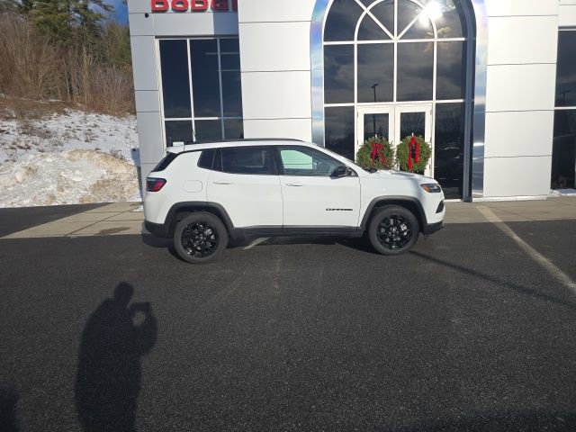 New 2026 Jeep Compass Latitude image 7