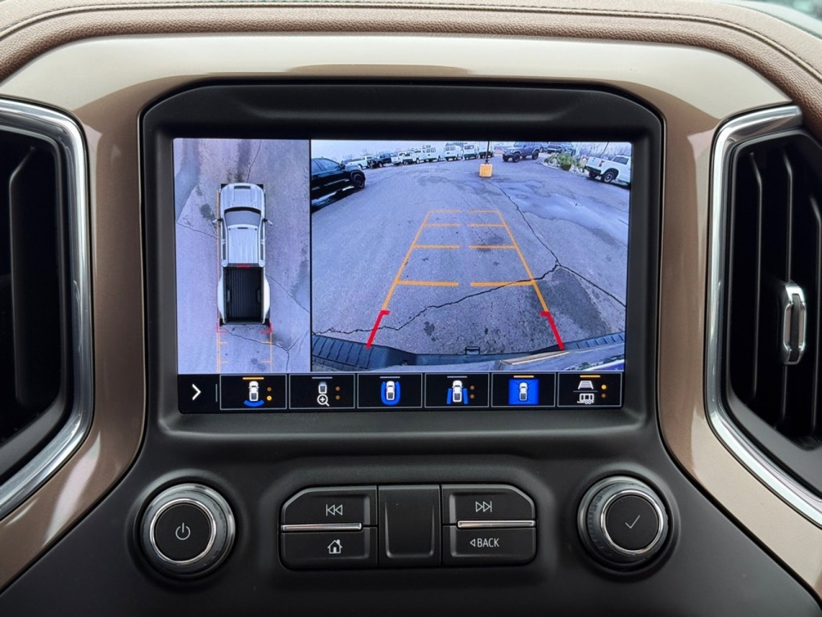 Used 2023 Chevrolet Silverado 3500 High Country image 14