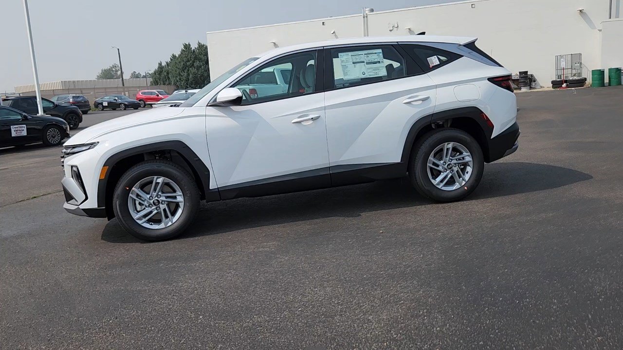 New 2025 Hyundai Tucson SE image 2
