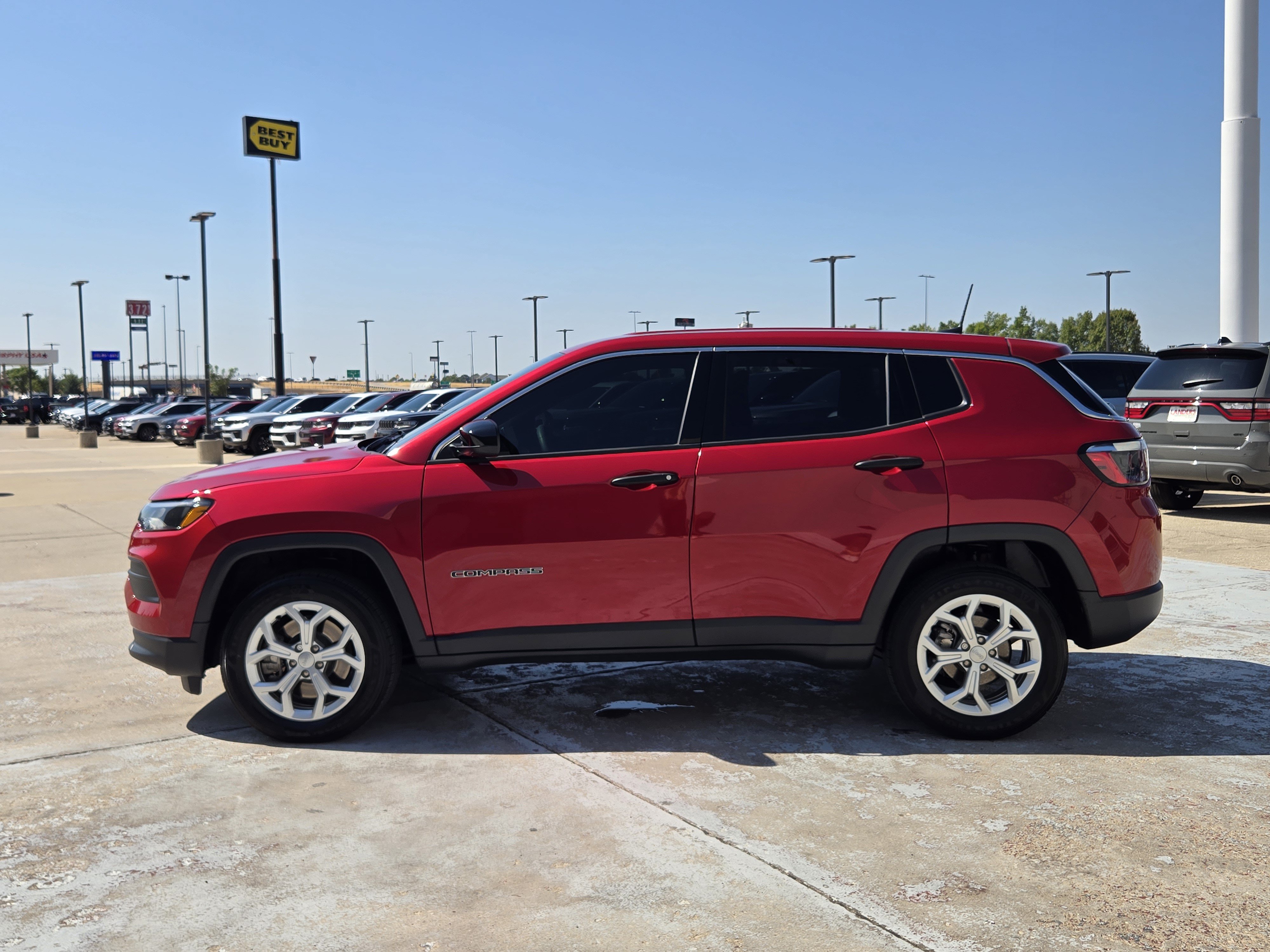 Used 2024 Jeep Compass Sport AWD/4WD image 5