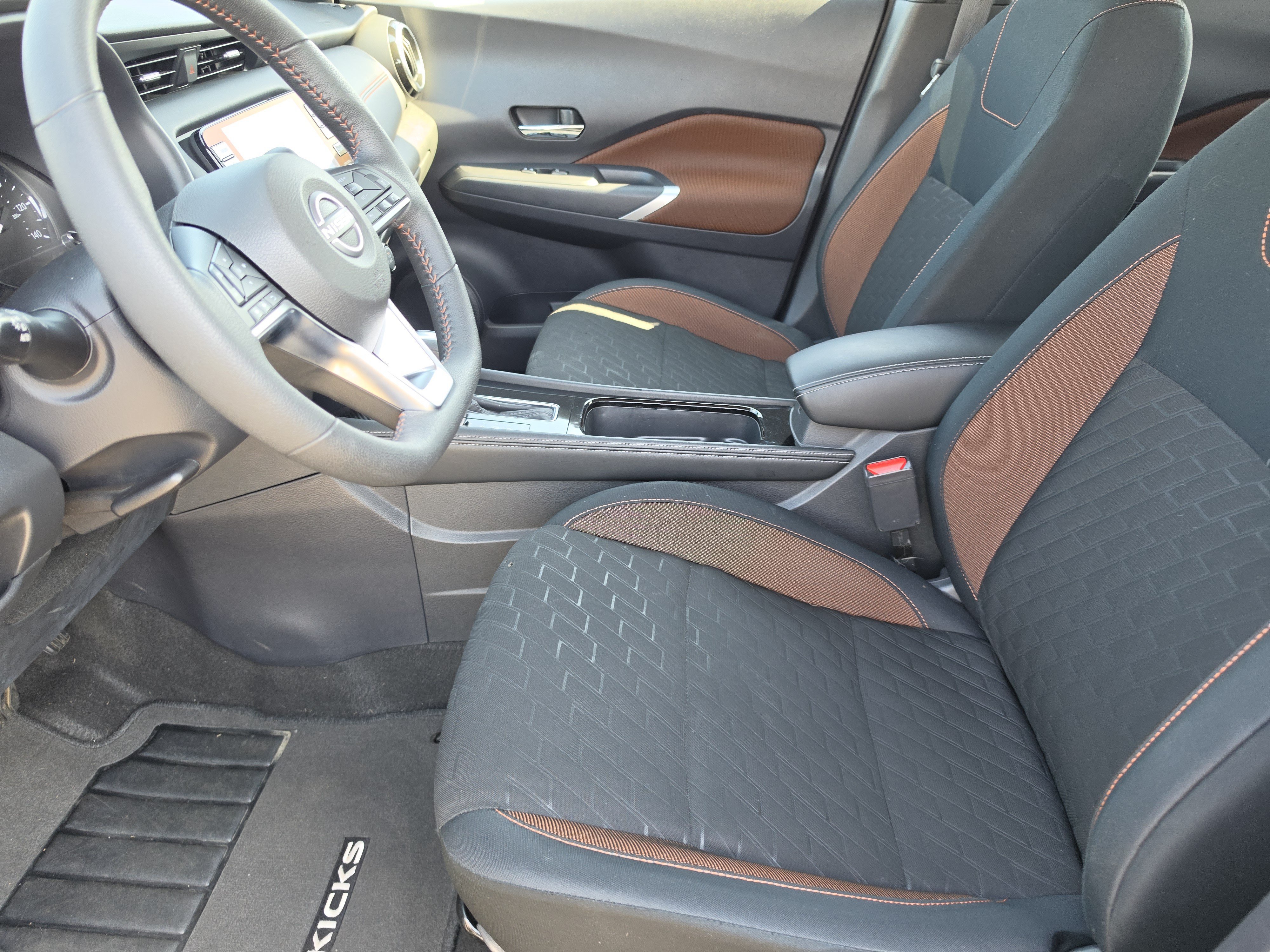 Used 2024 Nissan Kicks SR w/ Interior Electronics Package FWD image 9