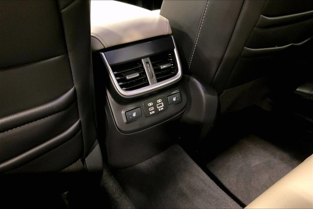 Used 2025 Subaru Outback Limited w/ Tech Package 3 AWD/4WD image 11
