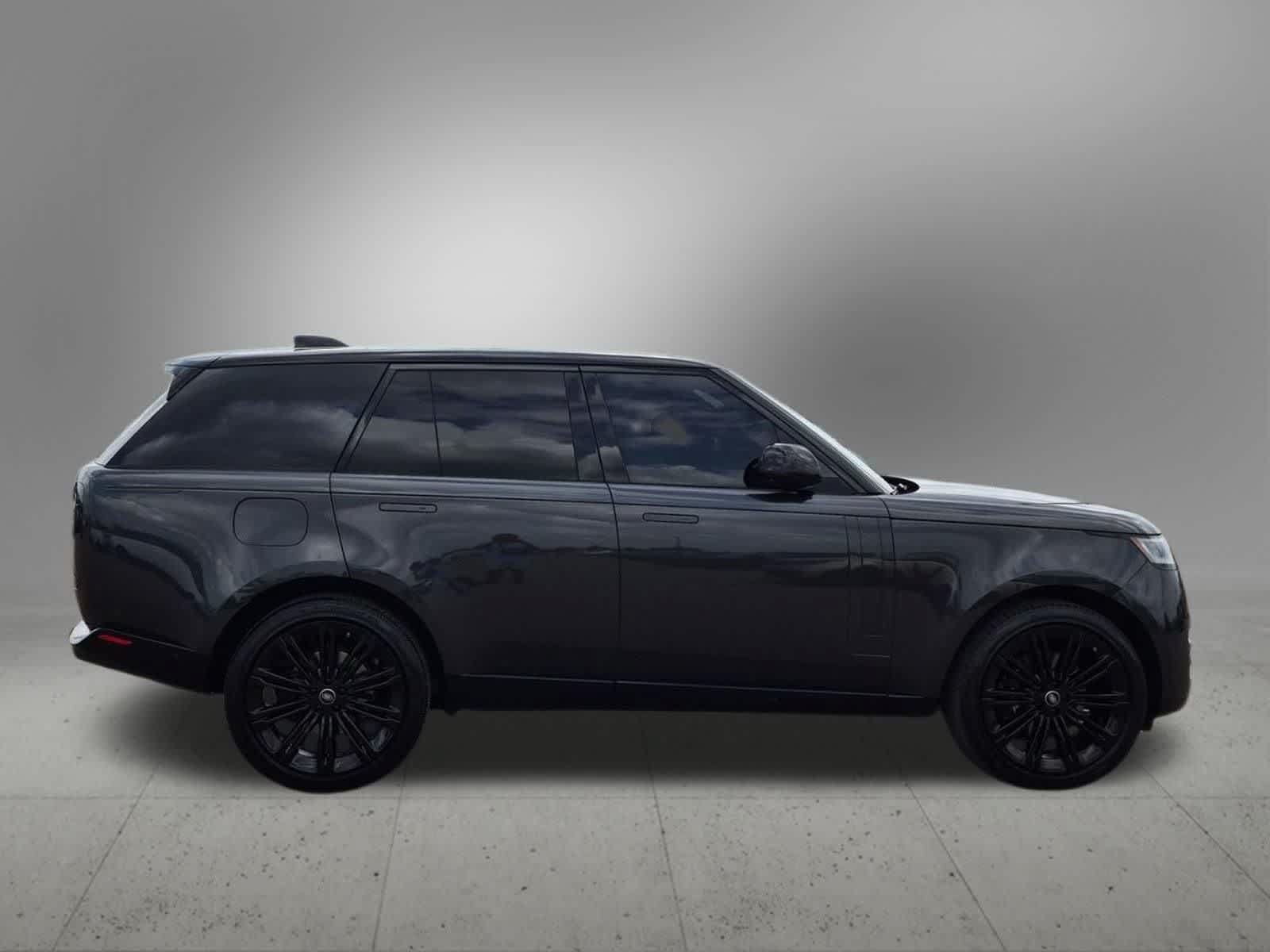 Used 2025 Land Rover Range Rover SE AWD/4WD image 7