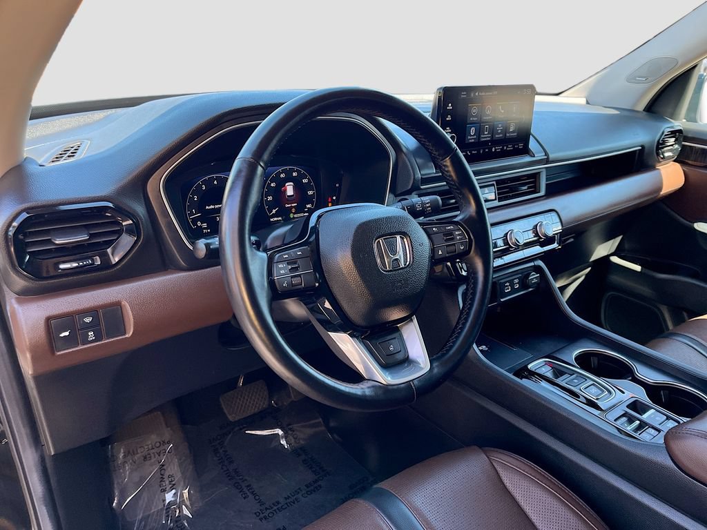 Used 2025 Honda Pilot Elite image 9