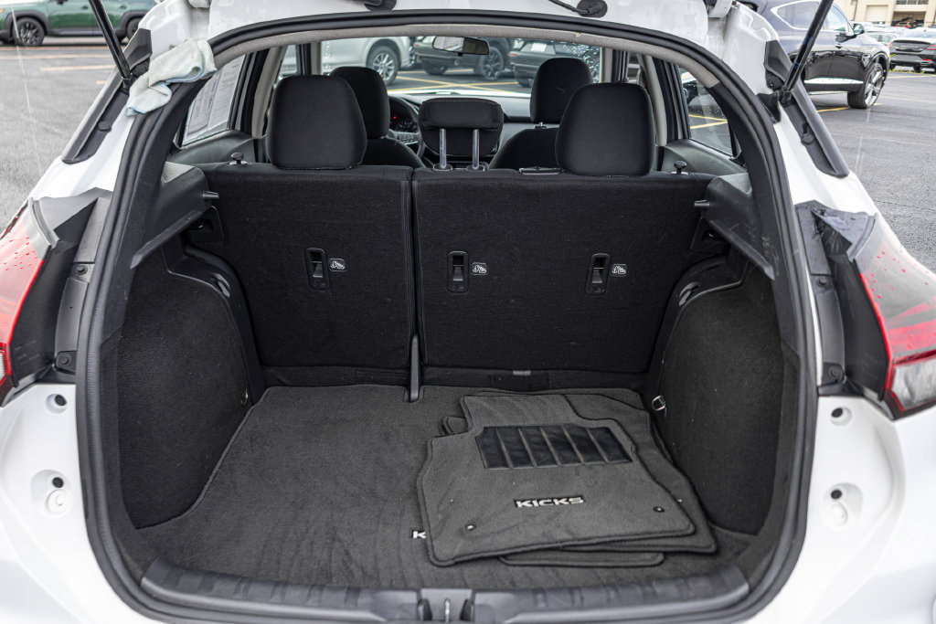 Used 2022 Nissan Kicks SV FWD image 29