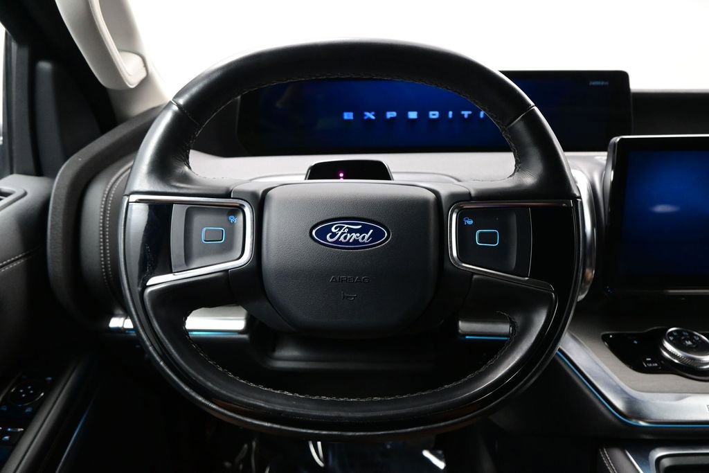 Used 2025 Ford Expedition Max Platinum AWD/4WD image 17