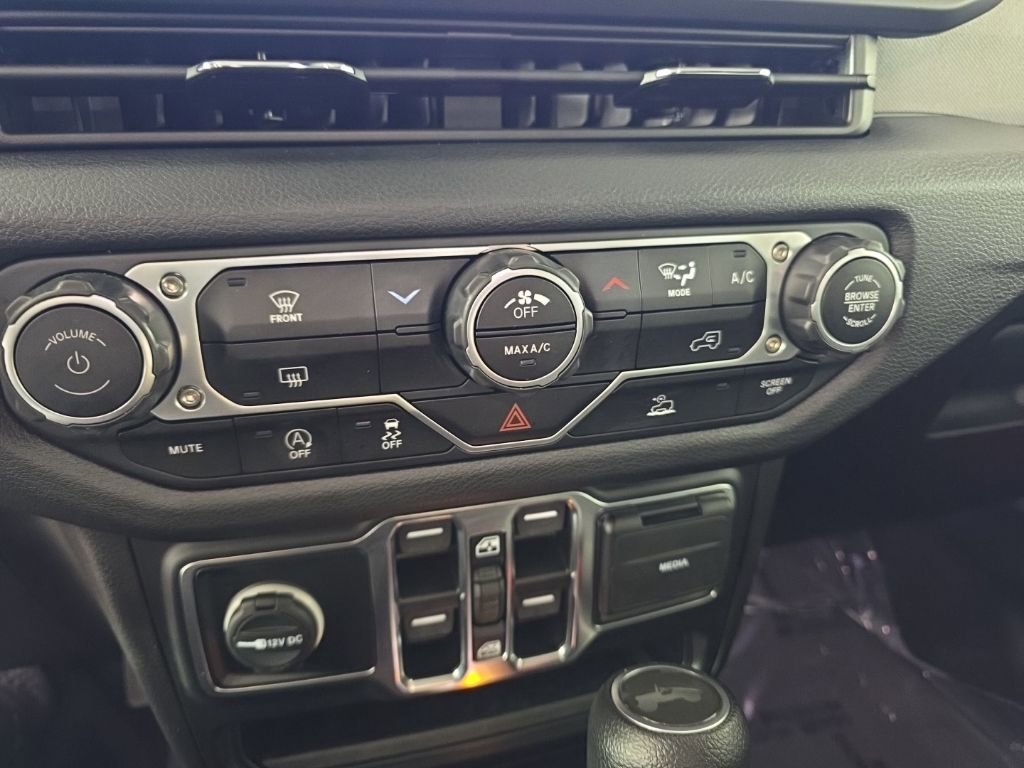 Used 2024 Jeep Wrangler Sport S AWD/4WD image 18