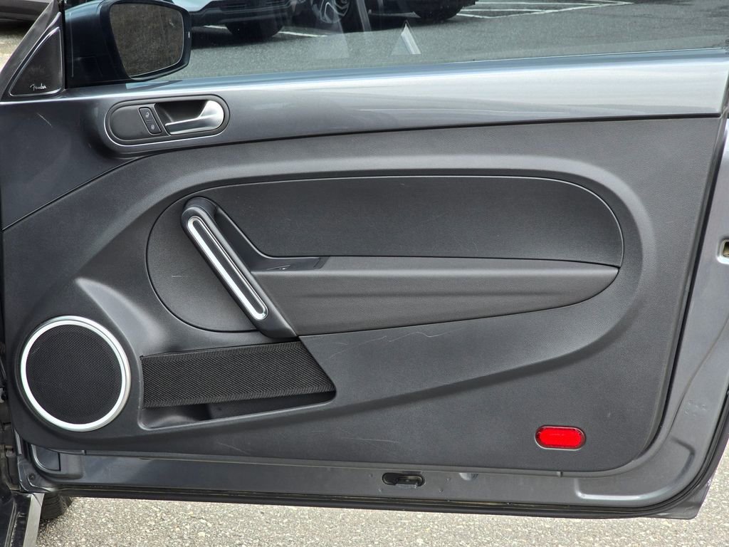 Used 2015 Volkswagen Beetle TDI image 48