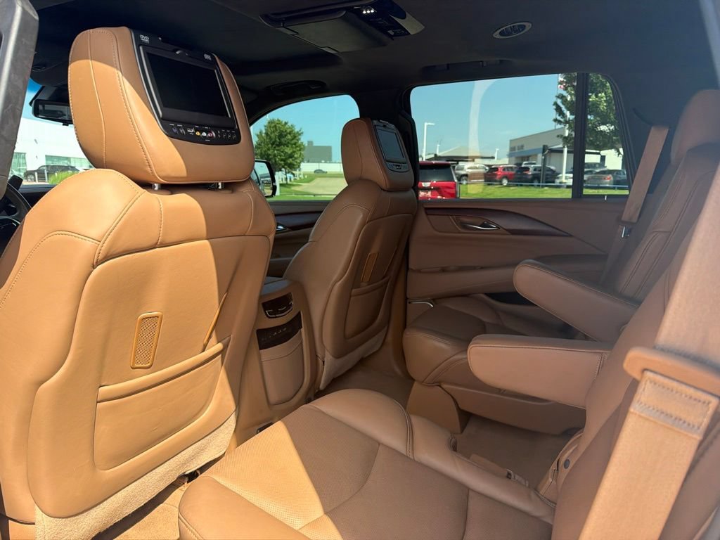 Used 2017 Cadillac Escalade Platinum AWD/4WD image 8