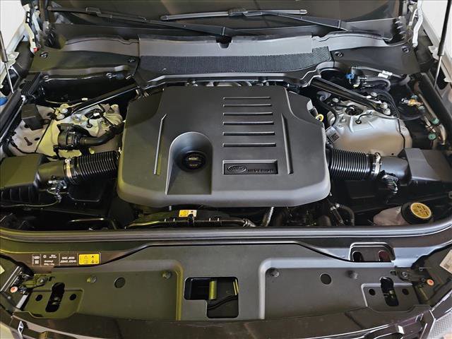 New 2025 Land Rover Discovery Dynamic SE image 29