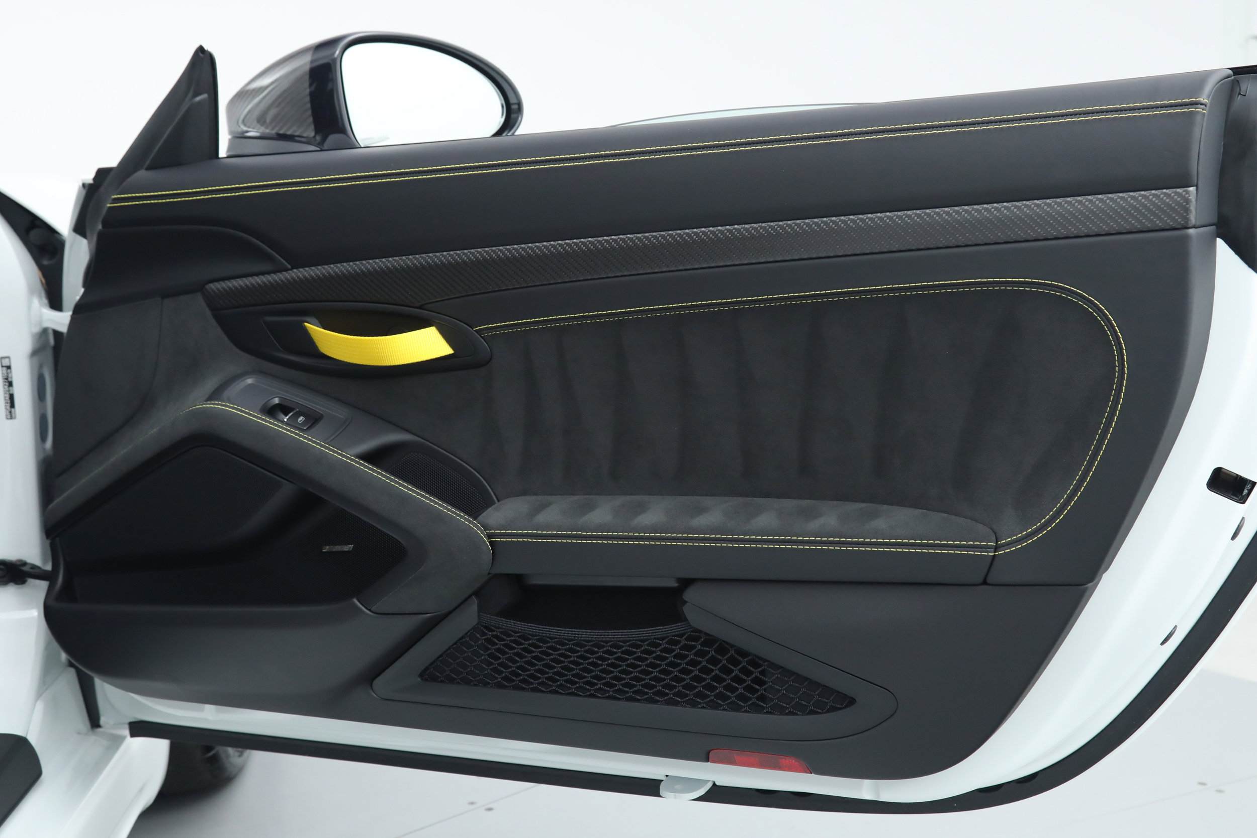 Used 2025 Porsche 718 Cayman GT4 RS RWD image 17