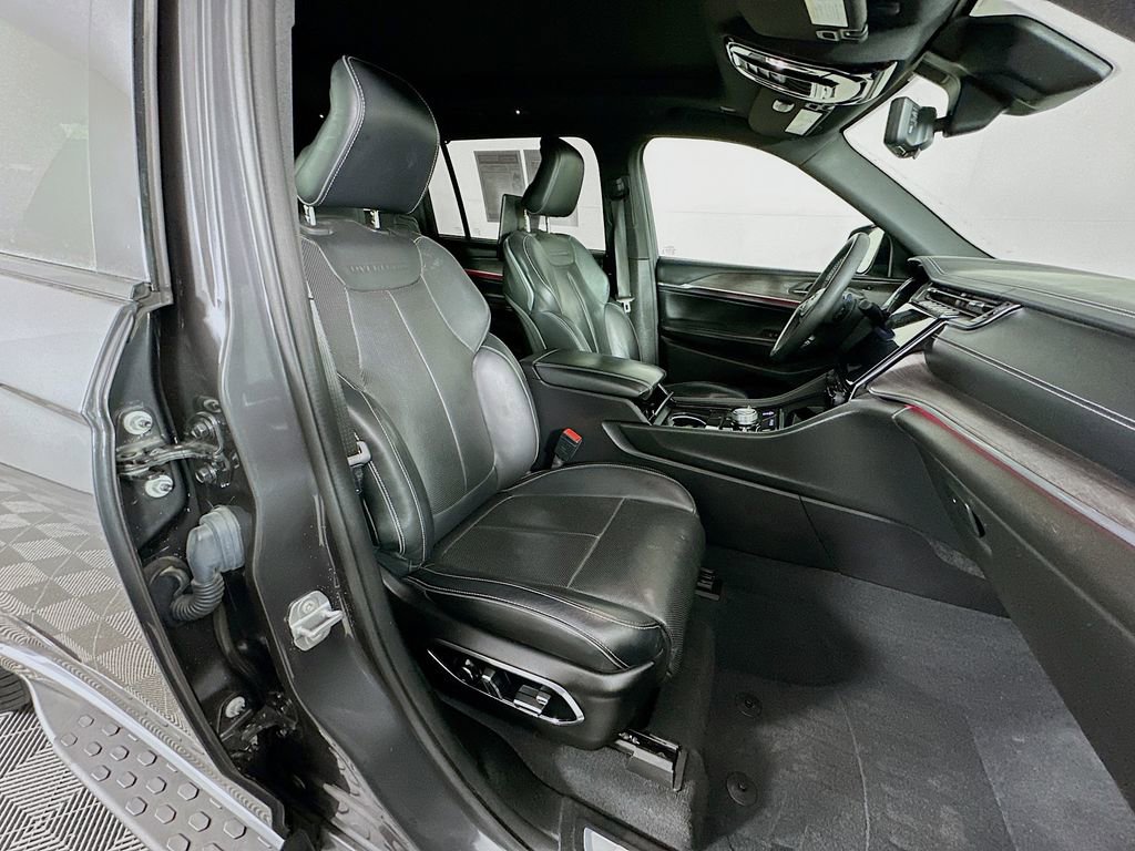 Certified 2023 Jeep Grand Cherokee L Overland w/ Luxury Tech Group IV image 40