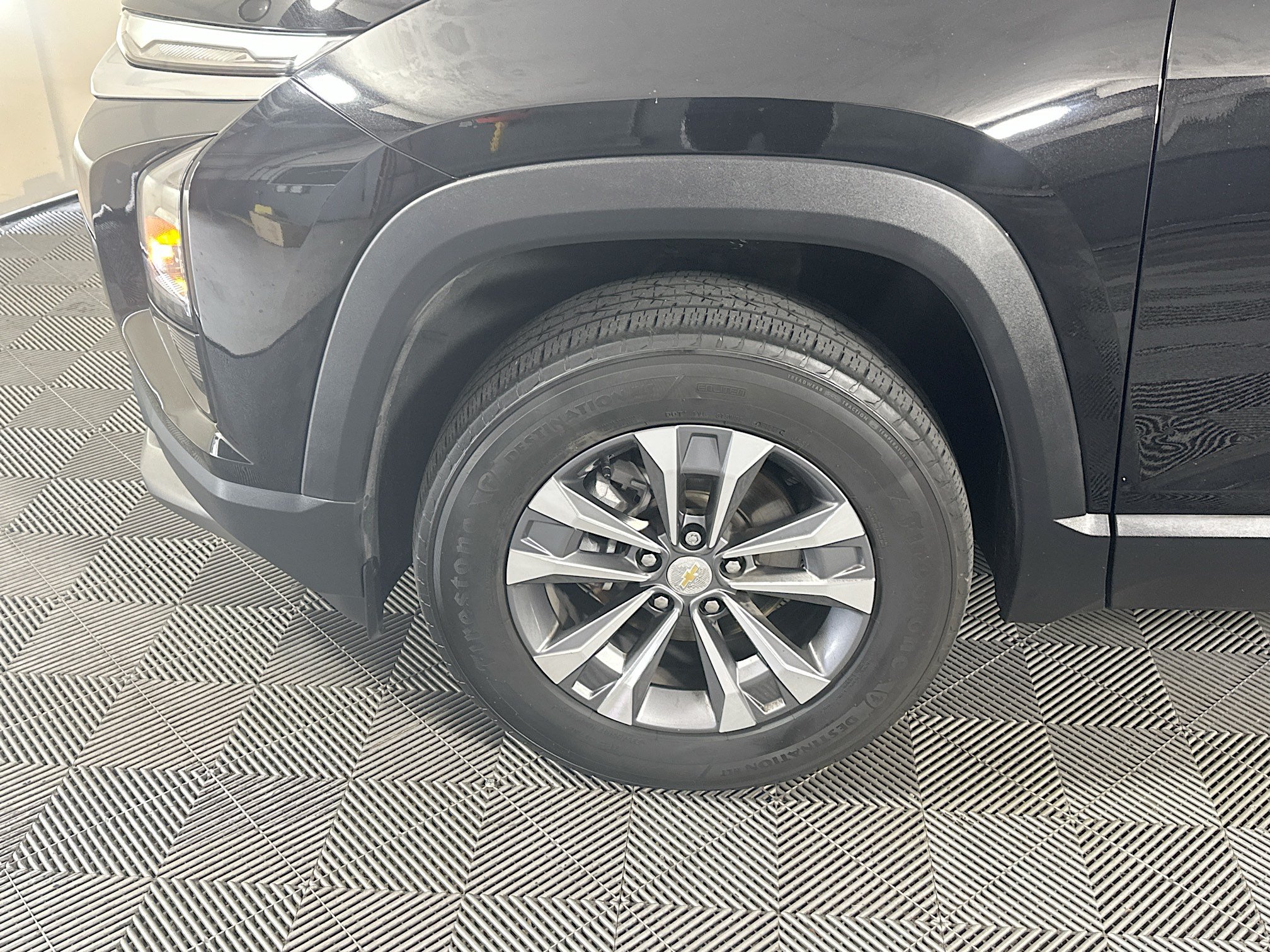 Used 2025 Chevrolet Equinox LT FWD image 11
