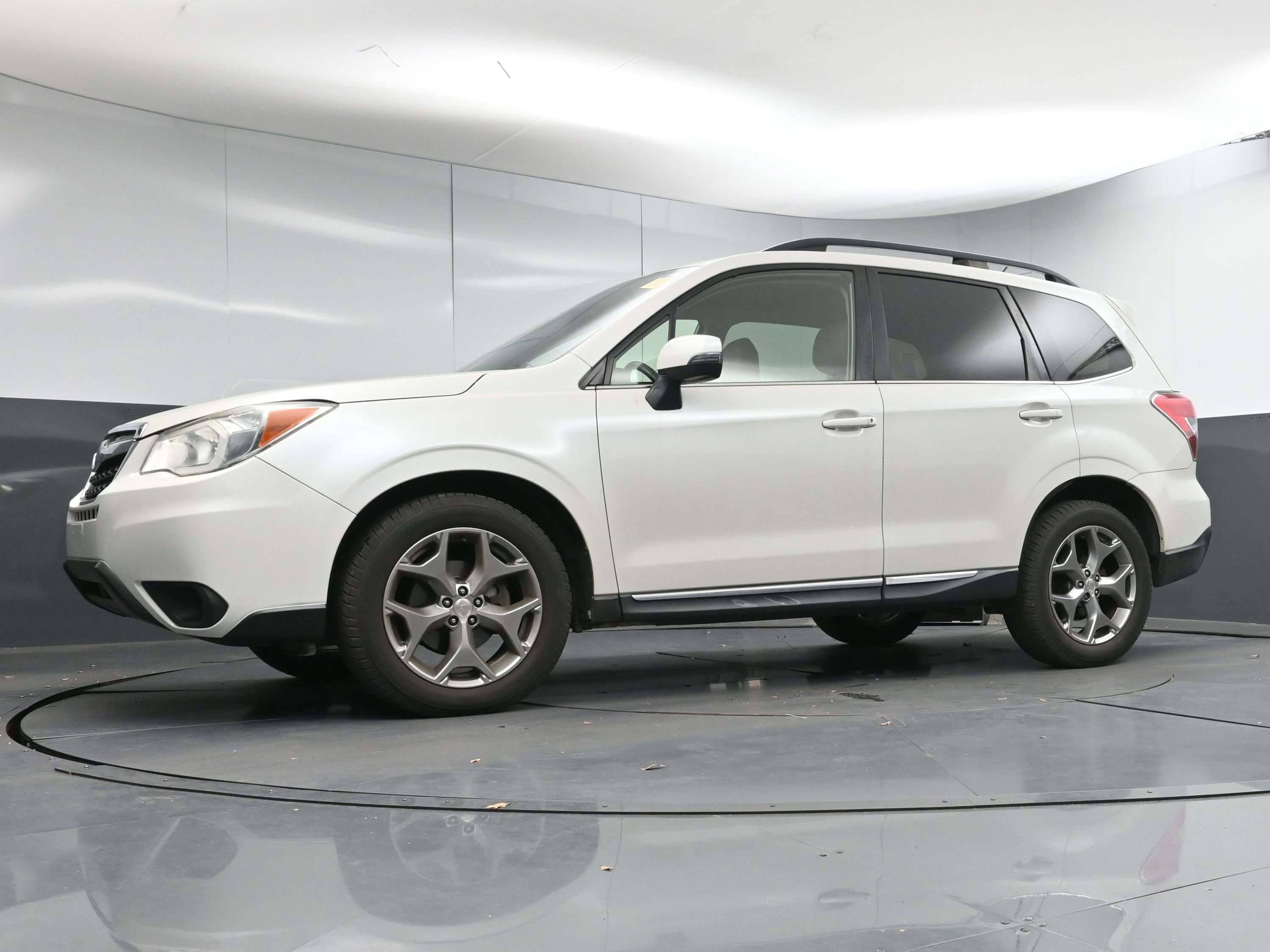 Used 2015 Subaru Forester 2.5i Touring w/ Eyesight & Navigation System image 21