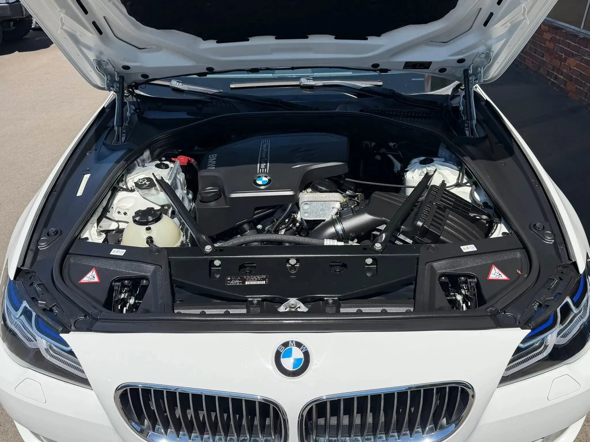 Used 2013 BMW 528i xDrive Sedan AWD/4WD image 8