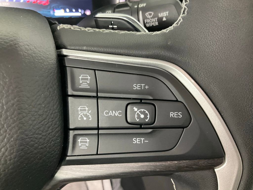 Used 2023 Jeep Grand Cherokee 4WD 4xe w/ Luxury Tech Group II image 18