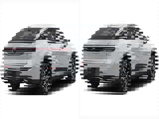 Used 2023 Toyota Crown XLE image 2