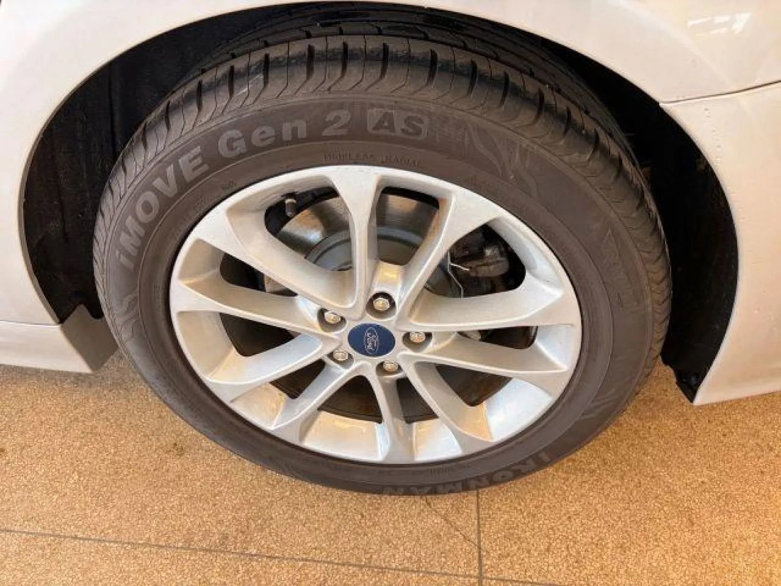 Used 2019 Ford Fusion SE image 32