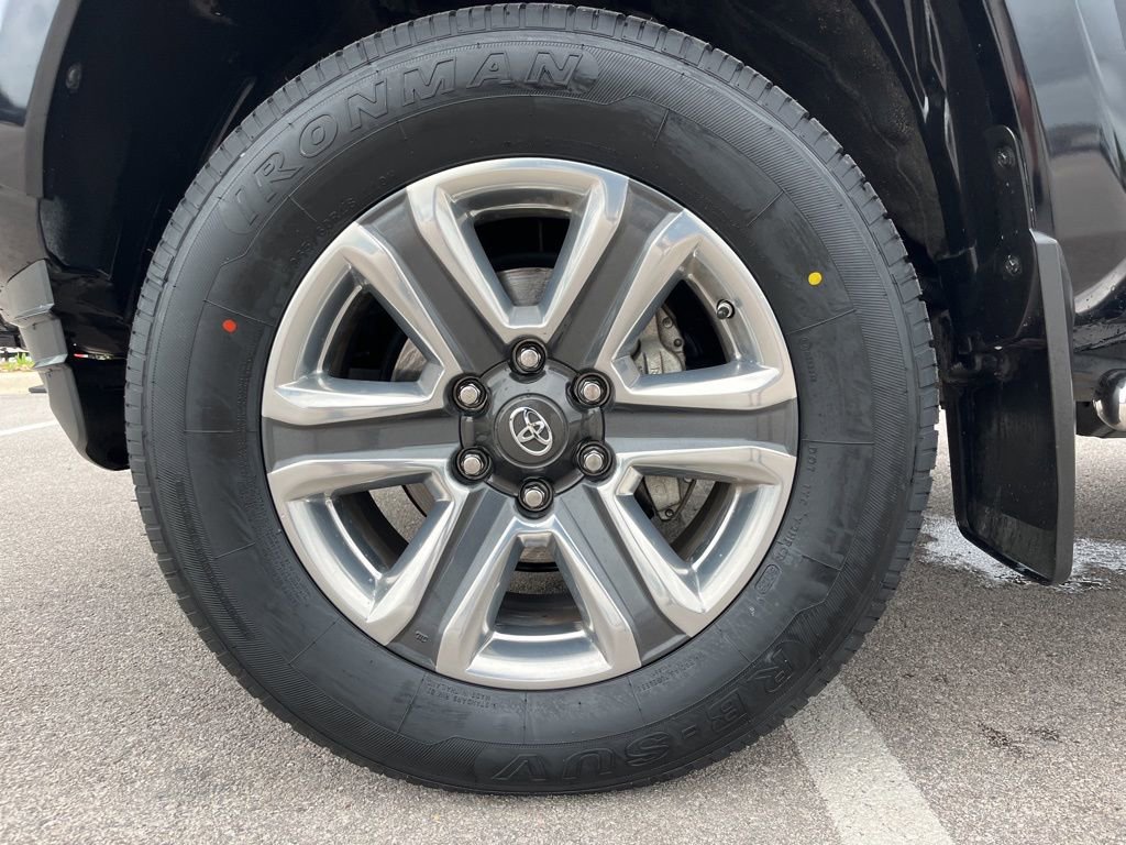 Used 2018 Toyota Tacoma Limited AWD/4WD image 12