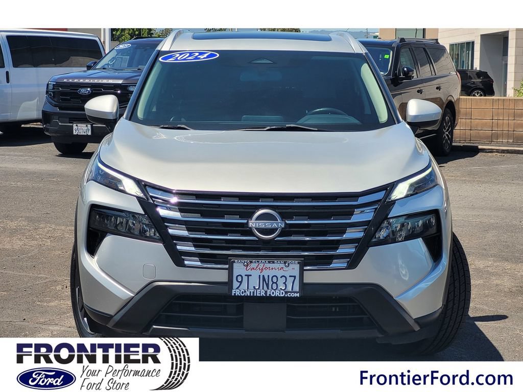 Used 2024 Nissan Rogue SV w/ SV Premium Package AWD/4WD image 3
