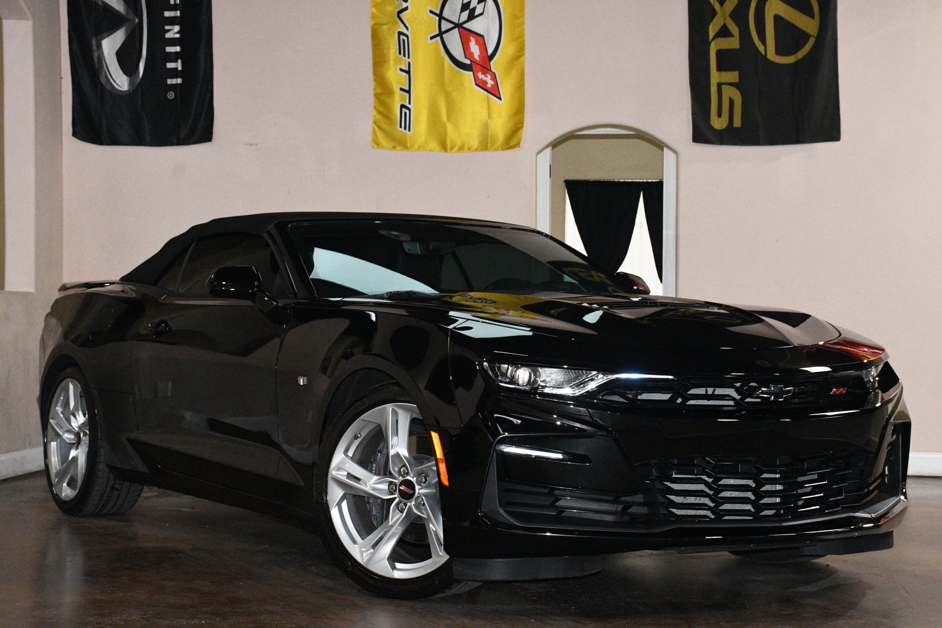 Used 2021 Chevrolet Camaro SS RWD image 3