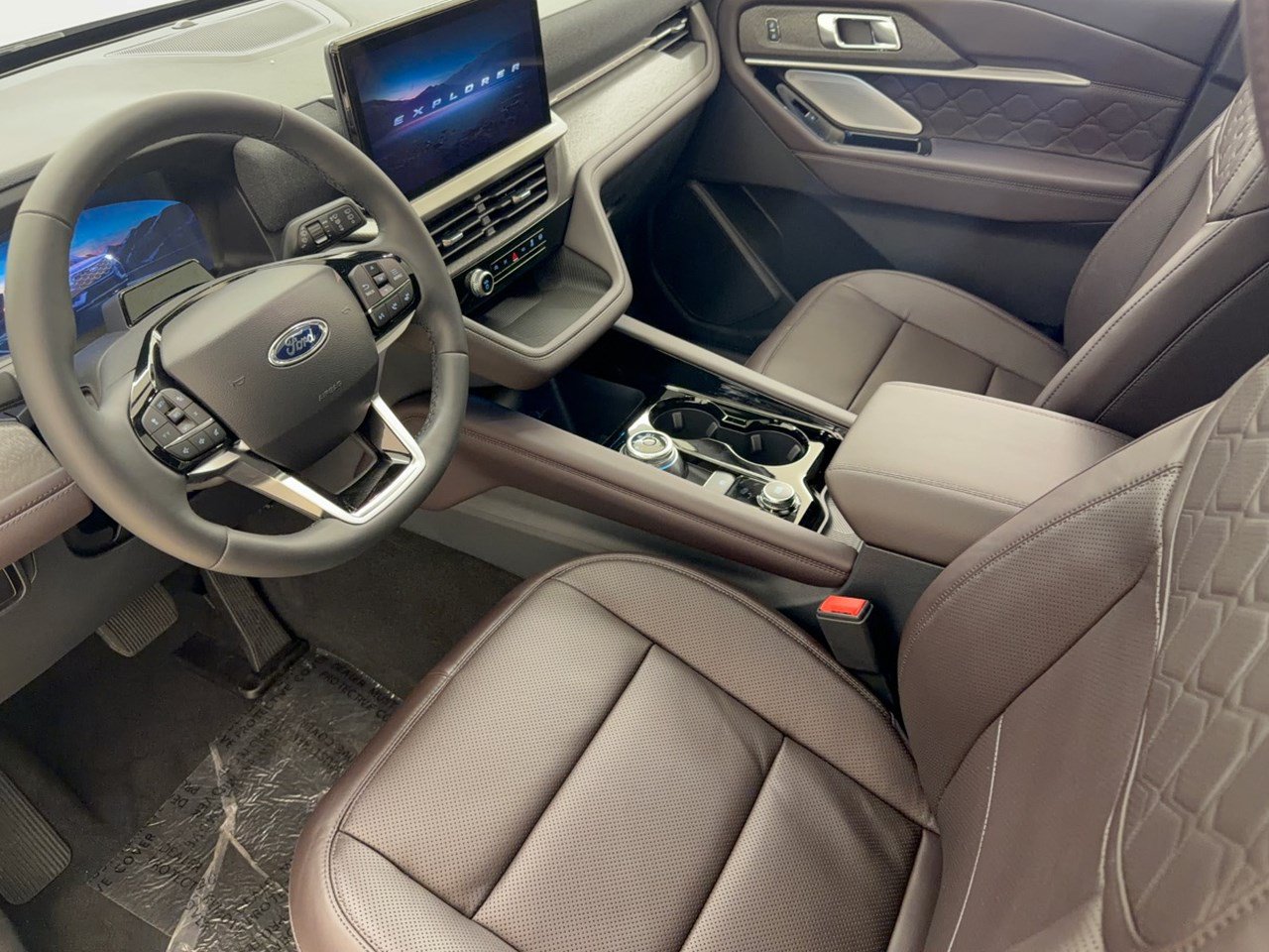 New 2026 Ford Explorer Platinum w/ LUX Leather Package AWD/4WD image 4