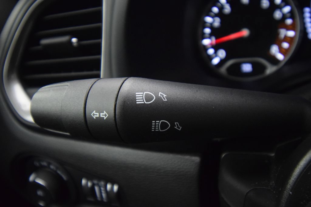 Used 2023 Jeep Renegade Latitude w/ Premium Group AWD/4WD image 39