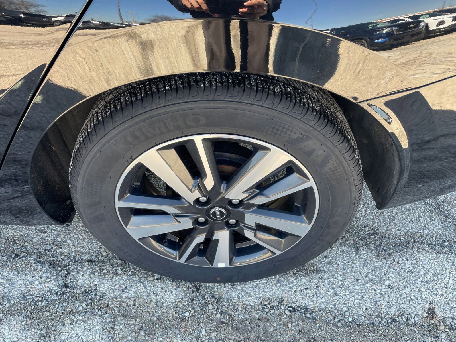 Used 2025 Nissan Versa SV image 28