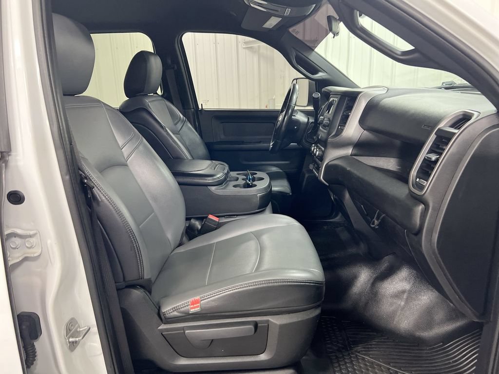 Used 2021 RAM 5500 Tradesman w/ Chrome Appearance Group AWD/4WD image 15