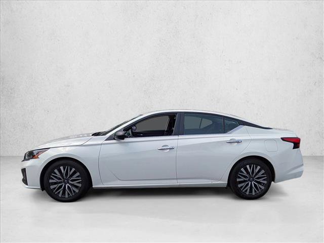 Used 2025 Nissan Altima 2.5 SV FWD image 9