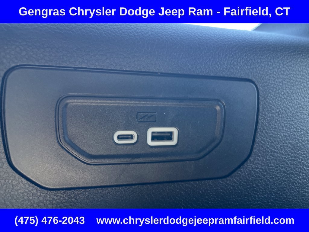 Used 2023 Jeep Grand Cherokee L Limited w/ Luxury Tech Group II AWD/4WD image 30