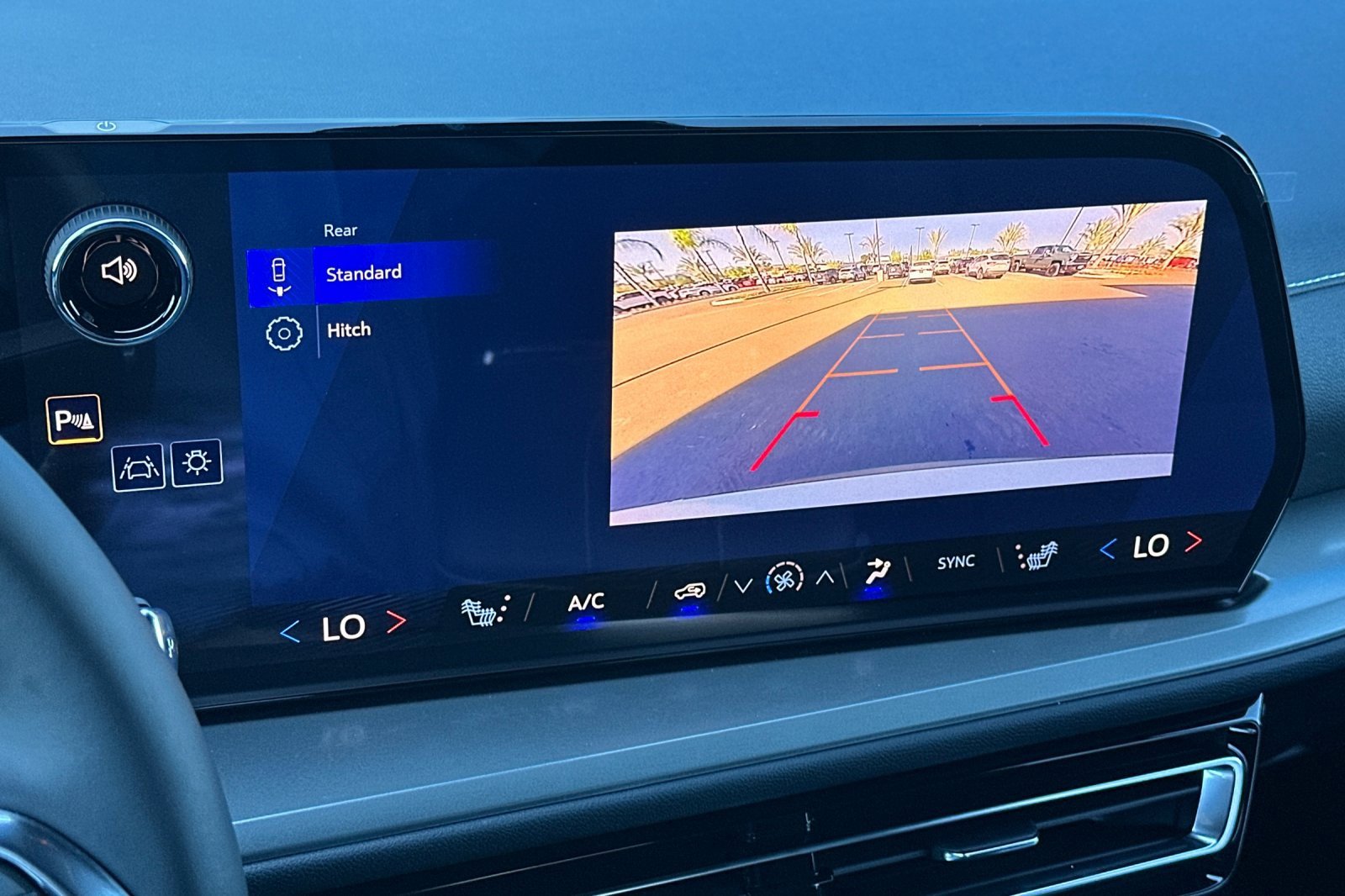 New 2026 Chevrolet Traverse LT image 21