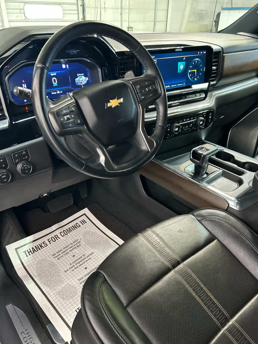 Used 2023 Chevrolet Silverado 1500 High Country AWD/4WD image 10