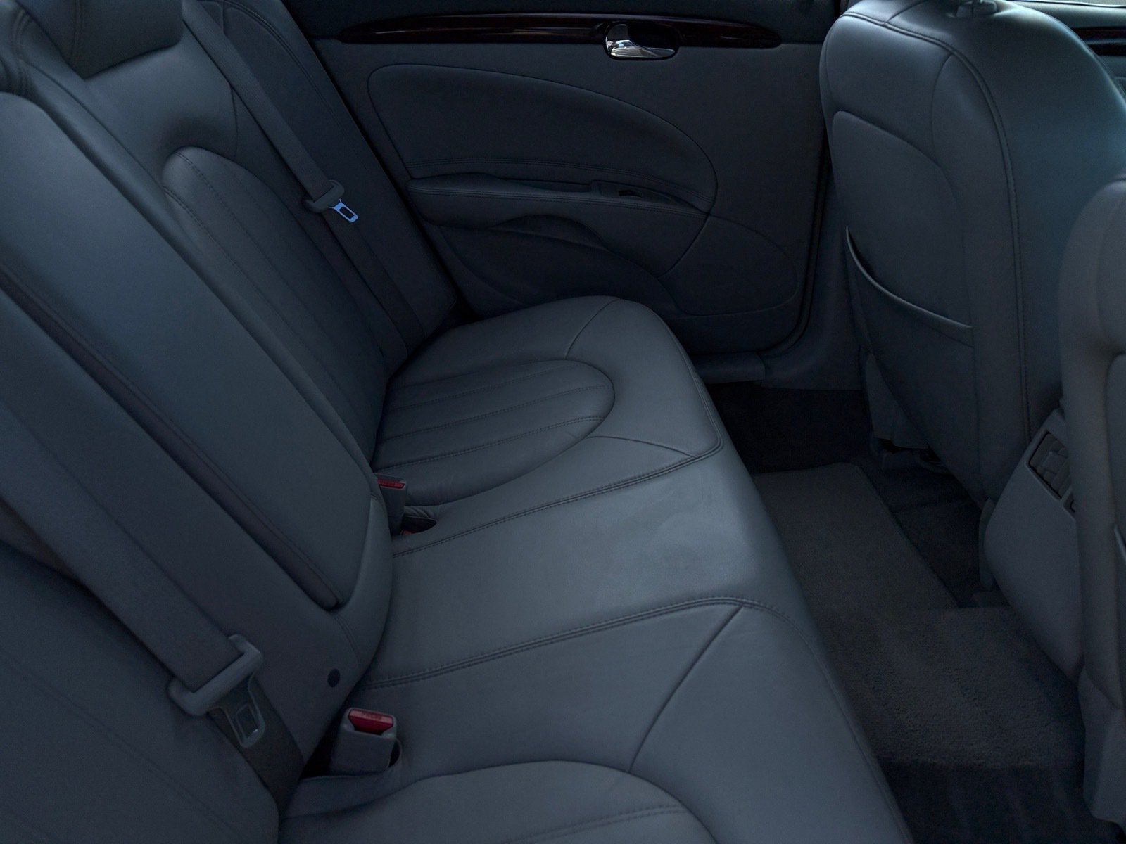 Used 2007 Buick Lucerne CXL FWD image 12