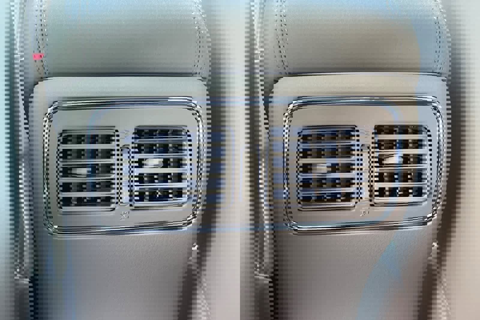 Used 2016 INFINITI QX50 2WD w/ Deluxe Touring Package image 14