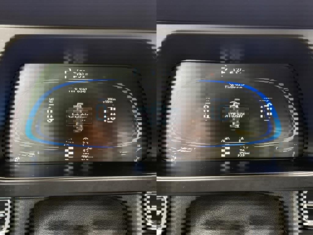 Certified 2025 Hyundai Elantra SE image 8