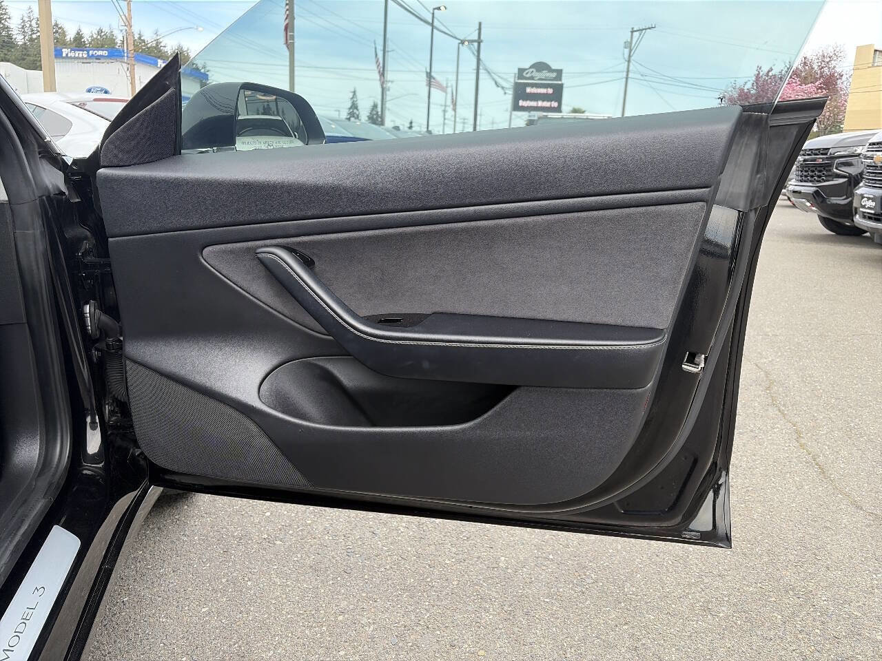 Used 2018 Tesla Model 3 Long Range RWD image 18