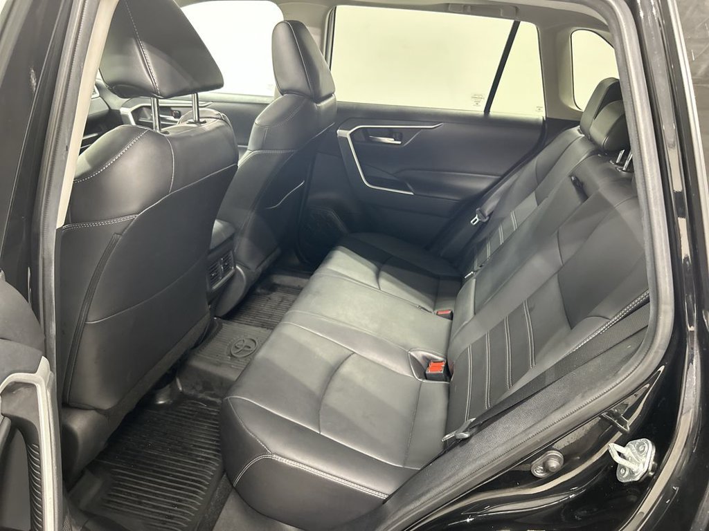 Used 2021 Toyota RAV4 XLE Premium AWD/4WD image 20