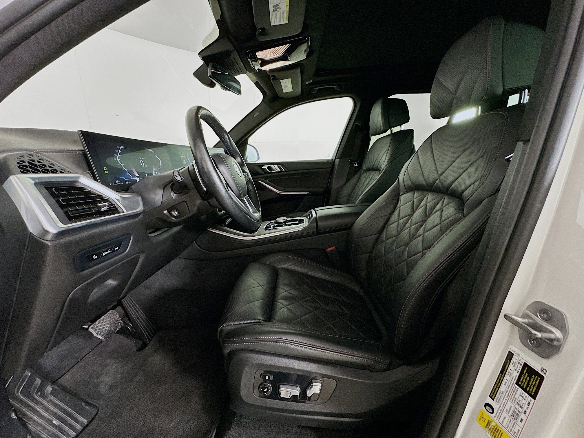 Used 2024 BMW X5 sDrive40i w/ Premium Package image 13