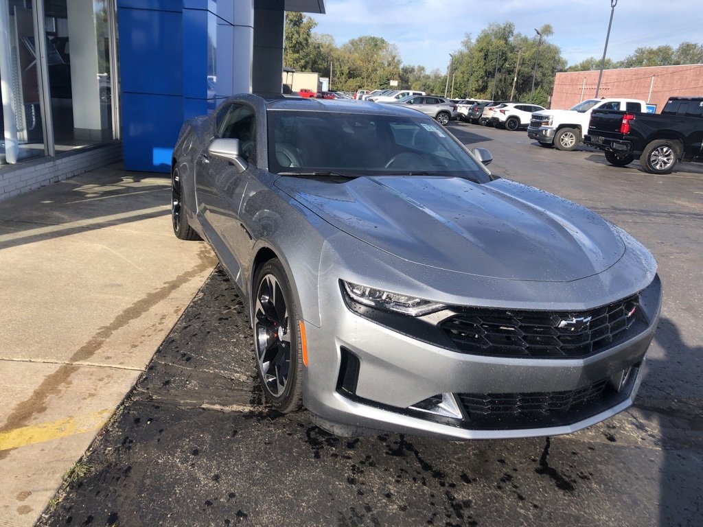 Used 2024 Chevrolet Camaro LT w/ RS Package image 4