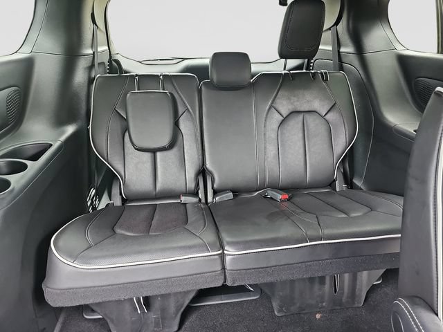 Used 2026 Chrysler Pacifica Limited FWD image 34