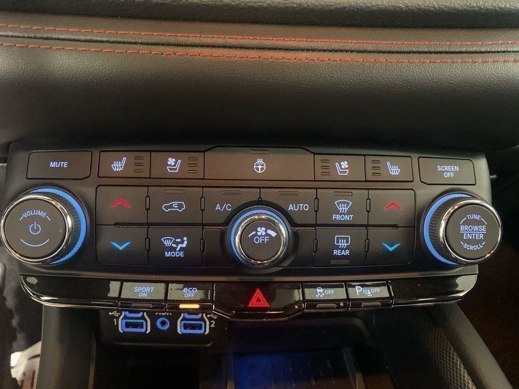 Used 2025 Dodge Durango R/T AWD/4WD image 35
