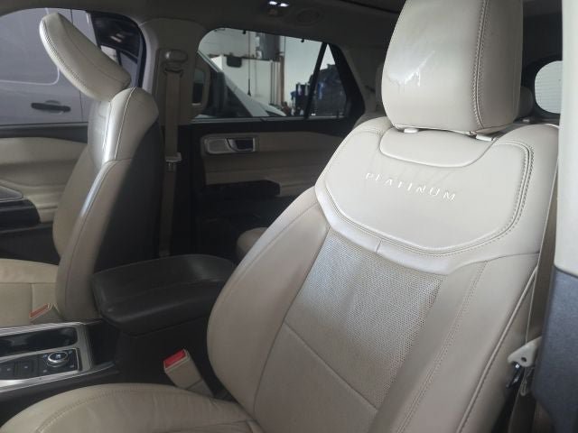 Used 2020 Ford Explorer Platinum w/ Premium Technology Package AWD/4WD image 18