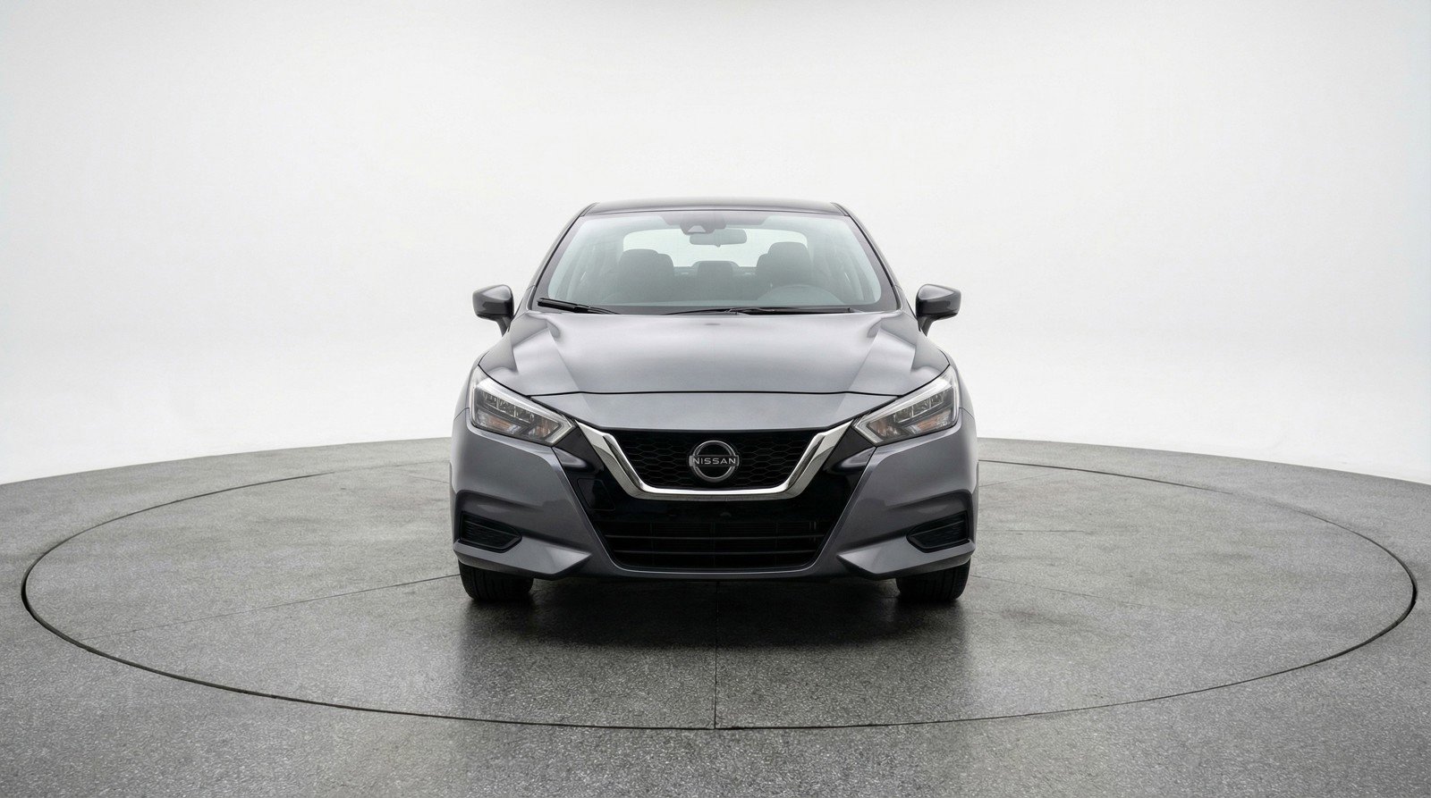 Used 2025 Nissan Versa SV image 2