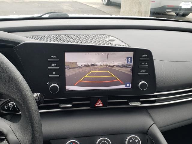 Used 2023 Hyundai Elantra SE w/ Winter Weather Package image 27
