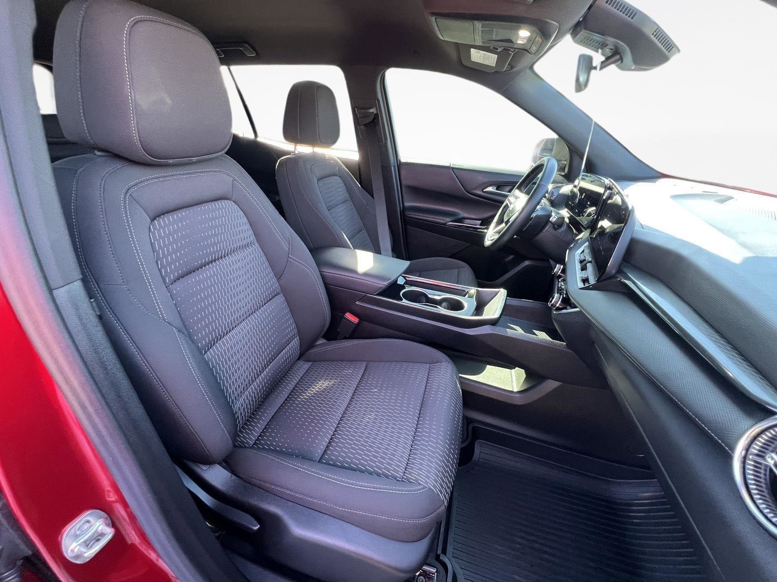 Used 2025 Chevrolet Equinox LT image 26